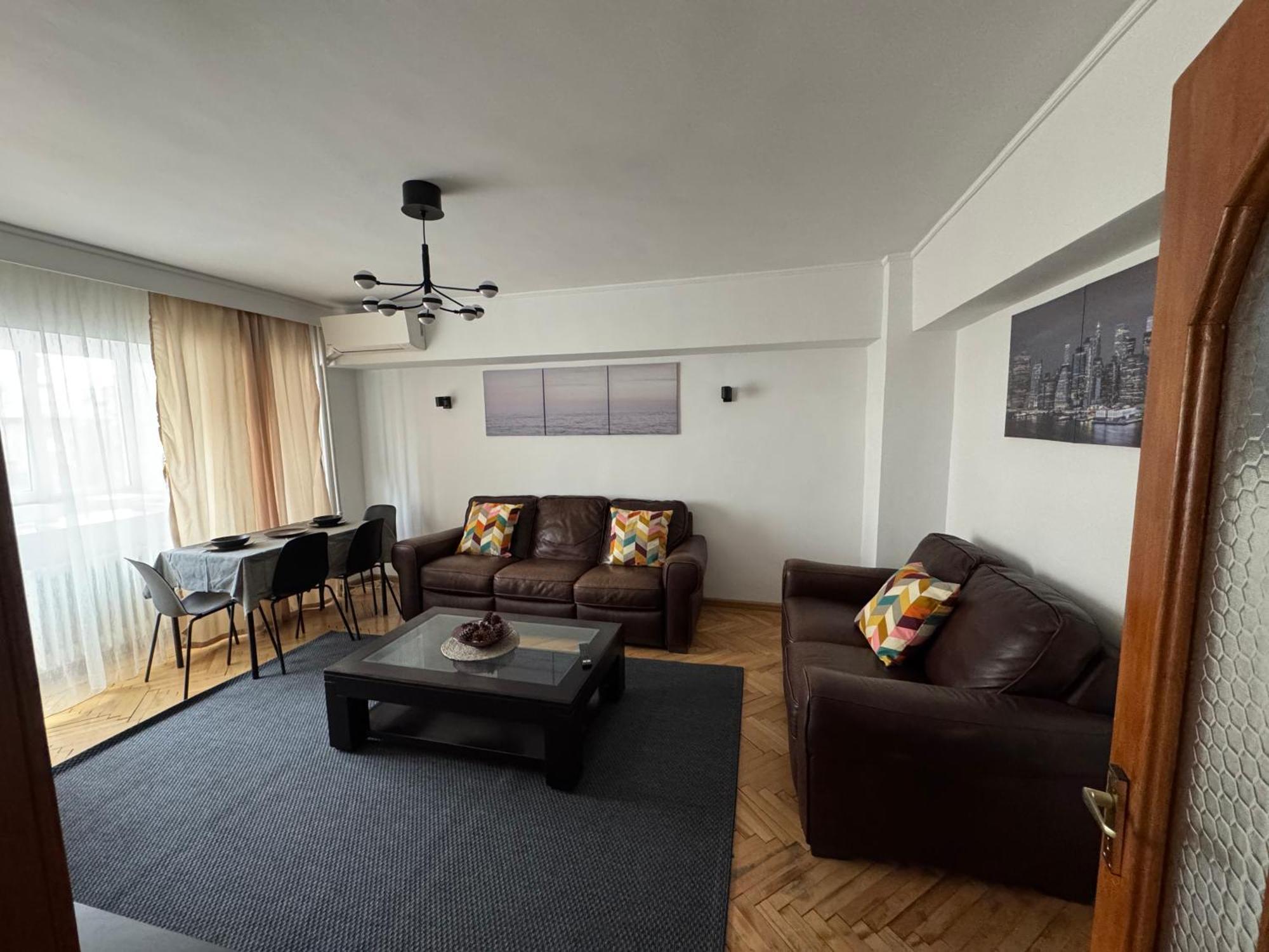 Decebal Apartment Overlooking The Boulevard Букурещ Екстериор снимка