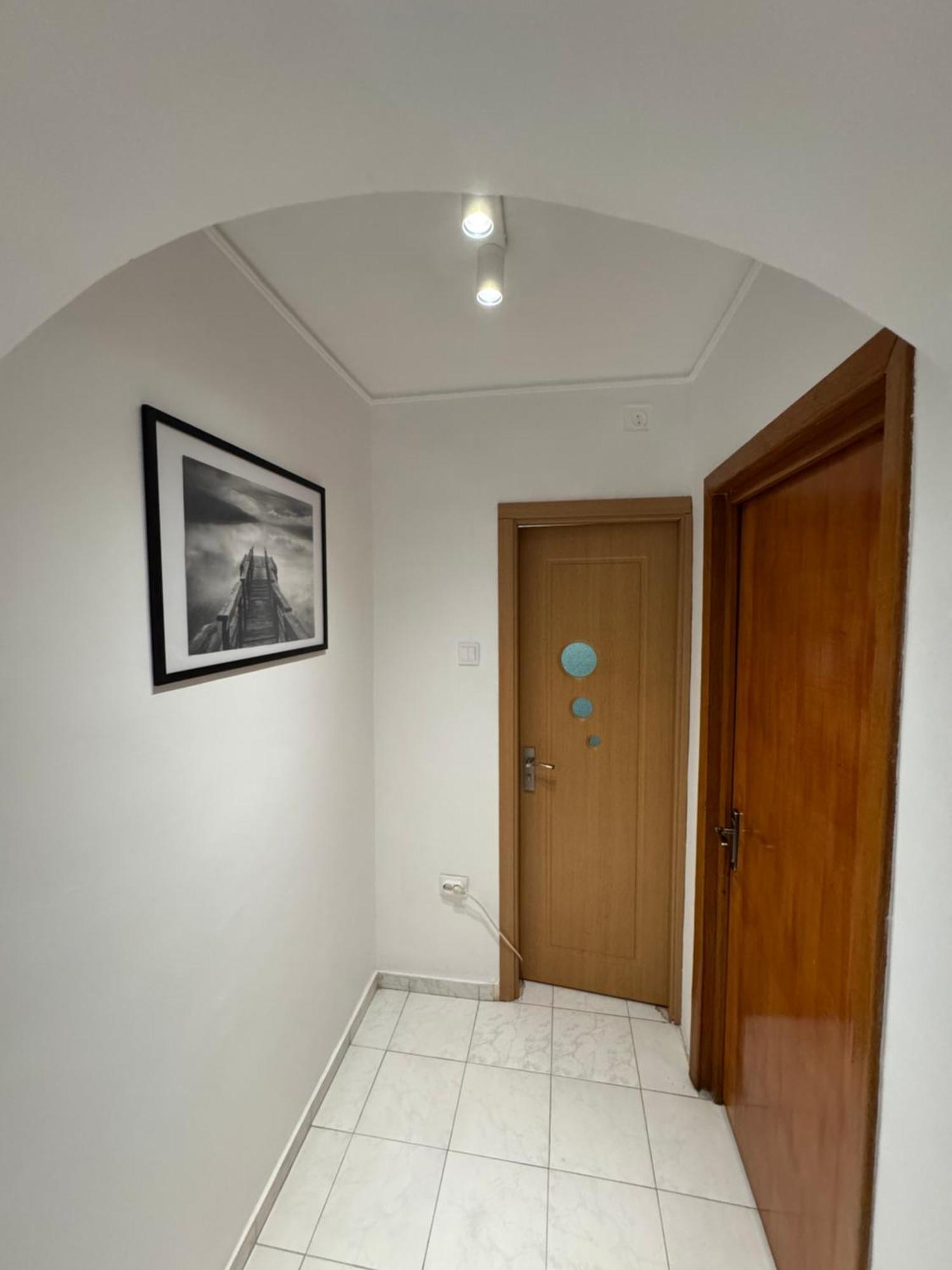 Decebal Apartment Overlooking The Boulevard Букурещ Екстериор снимка