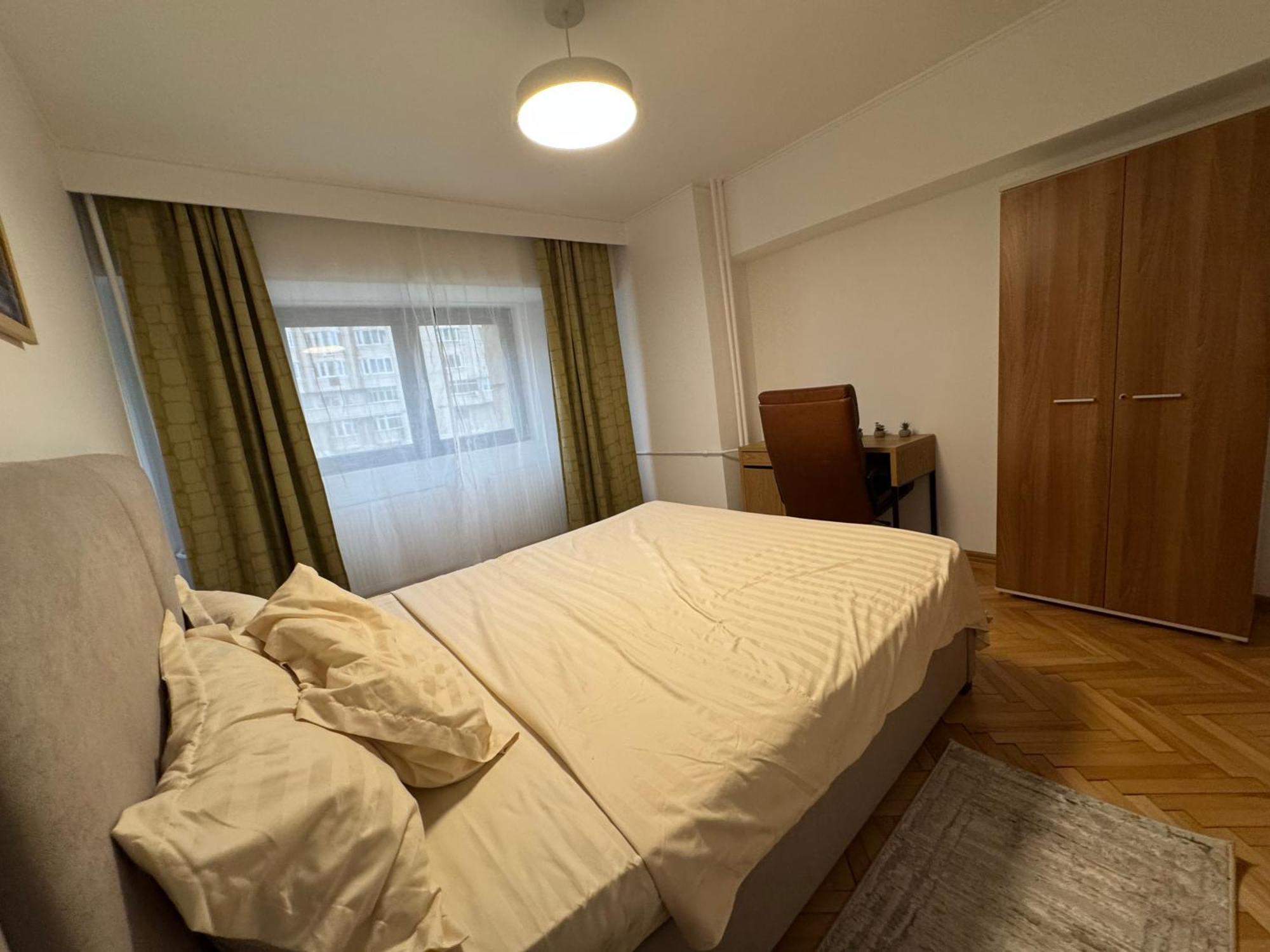 Decebal Apartment Overlooking The Boulevard Букурещ Екстериор снимка